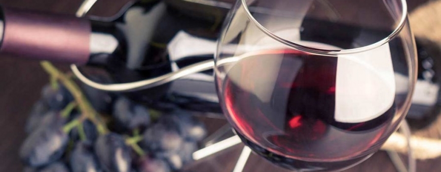 Quantas uvas são necessárias para produzir uma taça de vinho?