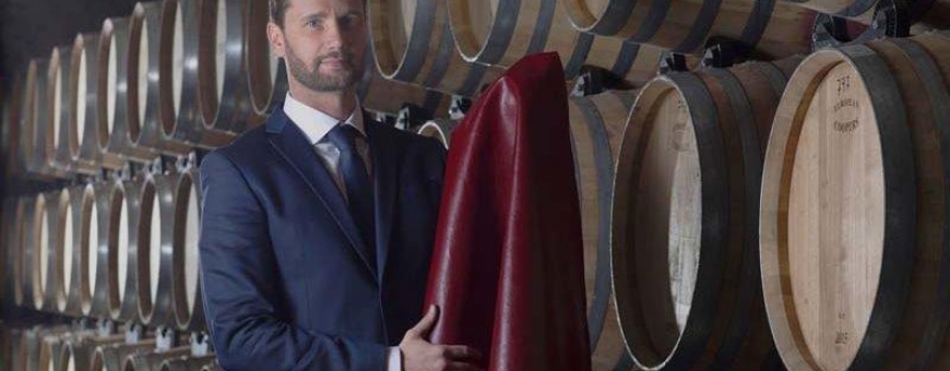Designer italiano cria couro vegano a partir do vinho